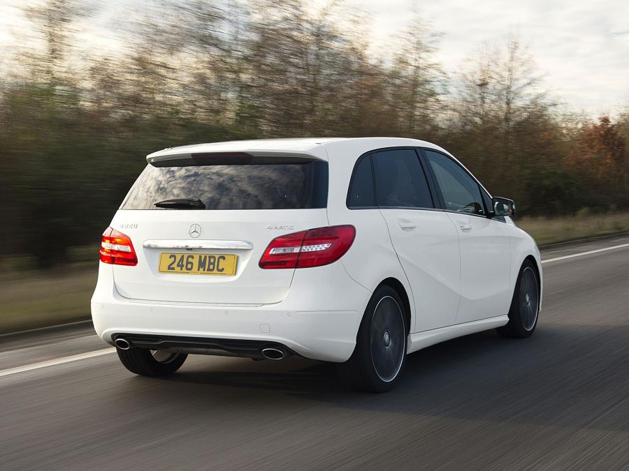  Mercedes-Benz B220 4Matic 2013 года  (UK) (фото 4 из 9)
